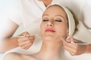 Vacu-Konturen-Massage Dé Luxe Kosmetikinstitut
